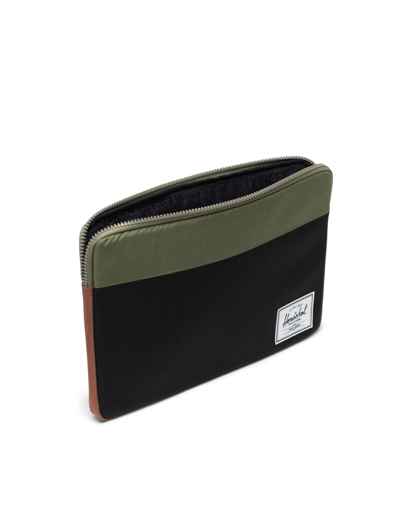 Herschel Anchor Sleeve for 15/16-inch MacBook - Black / Four Leaf Clover